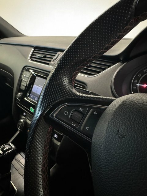 Skoda Octavia 1.6 Tdi Cr Elegance Silver #24