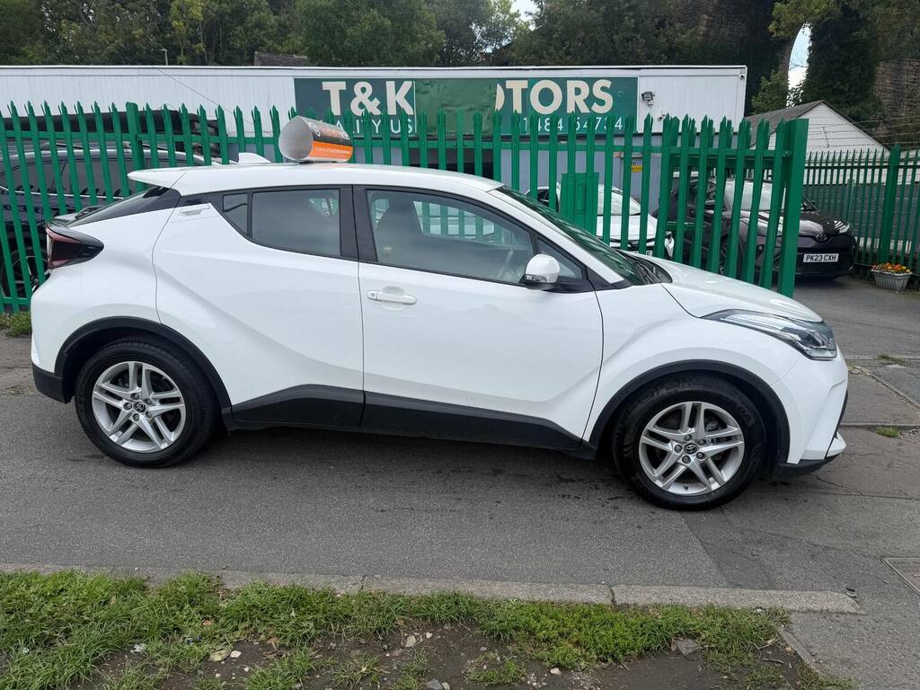 Toyota C-Hr 1.8 Hybrid Icon Cvt White #2