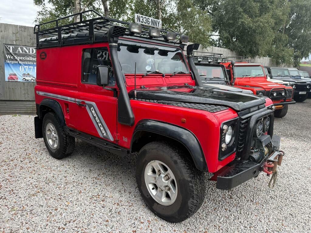 Land Rover Defender 90 2.5 Tdi County Station Wagon Red