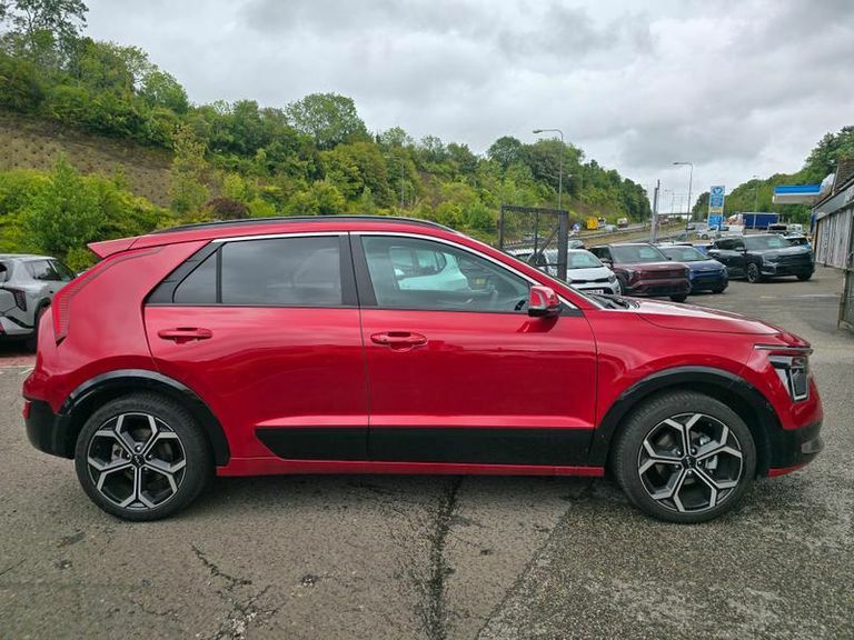 Kia Niro 1.6 Gdi 127 Hybrid 3 Dct Red #2