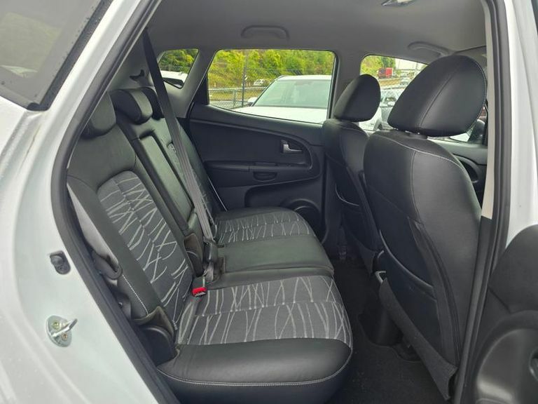 Kia Venga 1.6 Crdi 3 Silver #14