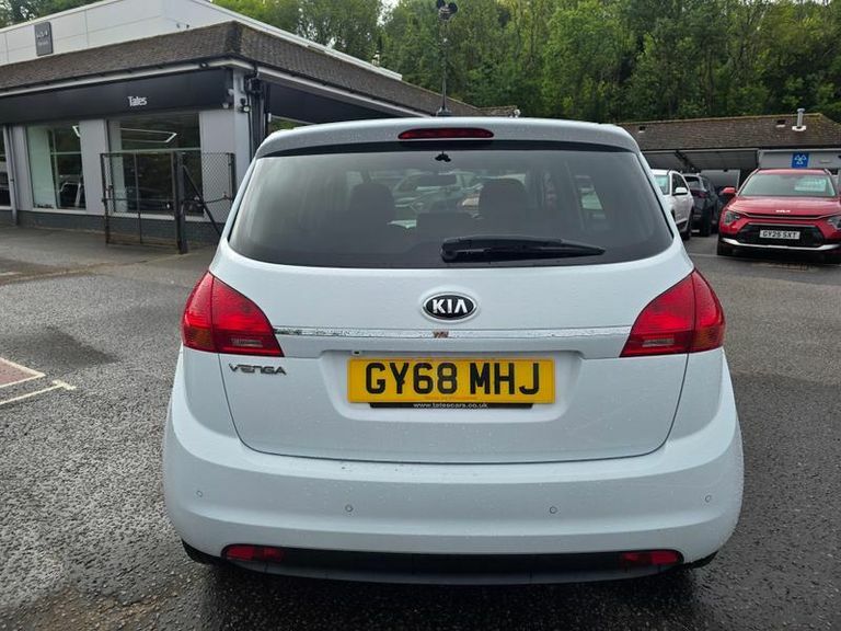 Kia Venga 1.6 3 6 White #4