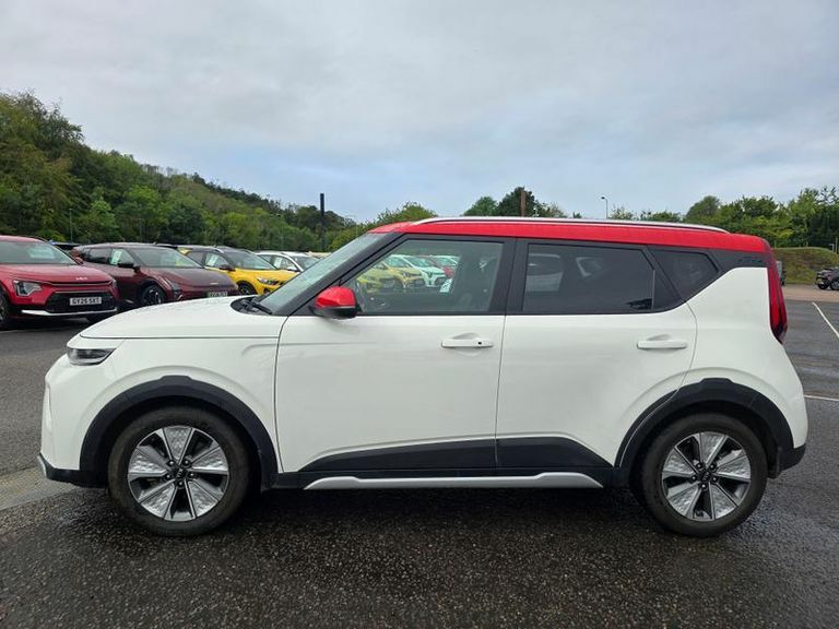 Kia Soul 150Kw First Edition 64Kwh White #6