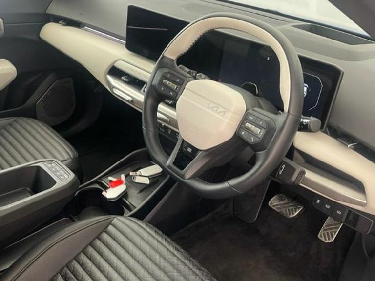 Kia EV4 81.4Kwh Gt-line White #7