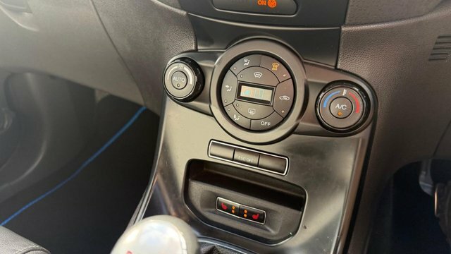 Ford Fiesta 1.0 Ecoboost Zetec Silver #4