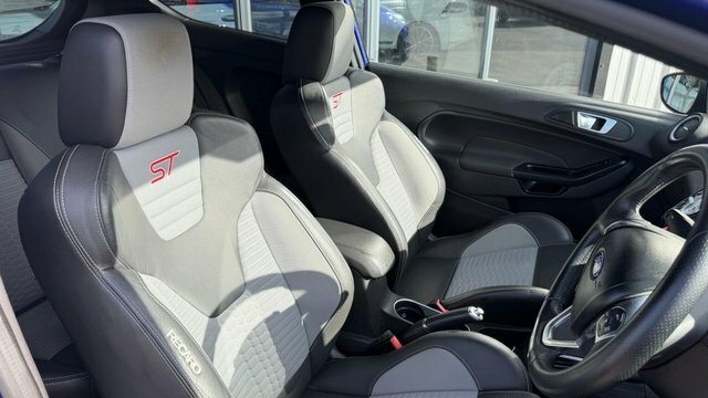 Ford Fiesta 1.0 Ecoboost Zetec Silver #5