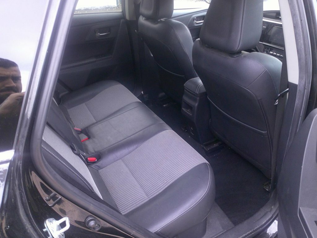 Toyota Auris 1.8L Excel Black #5