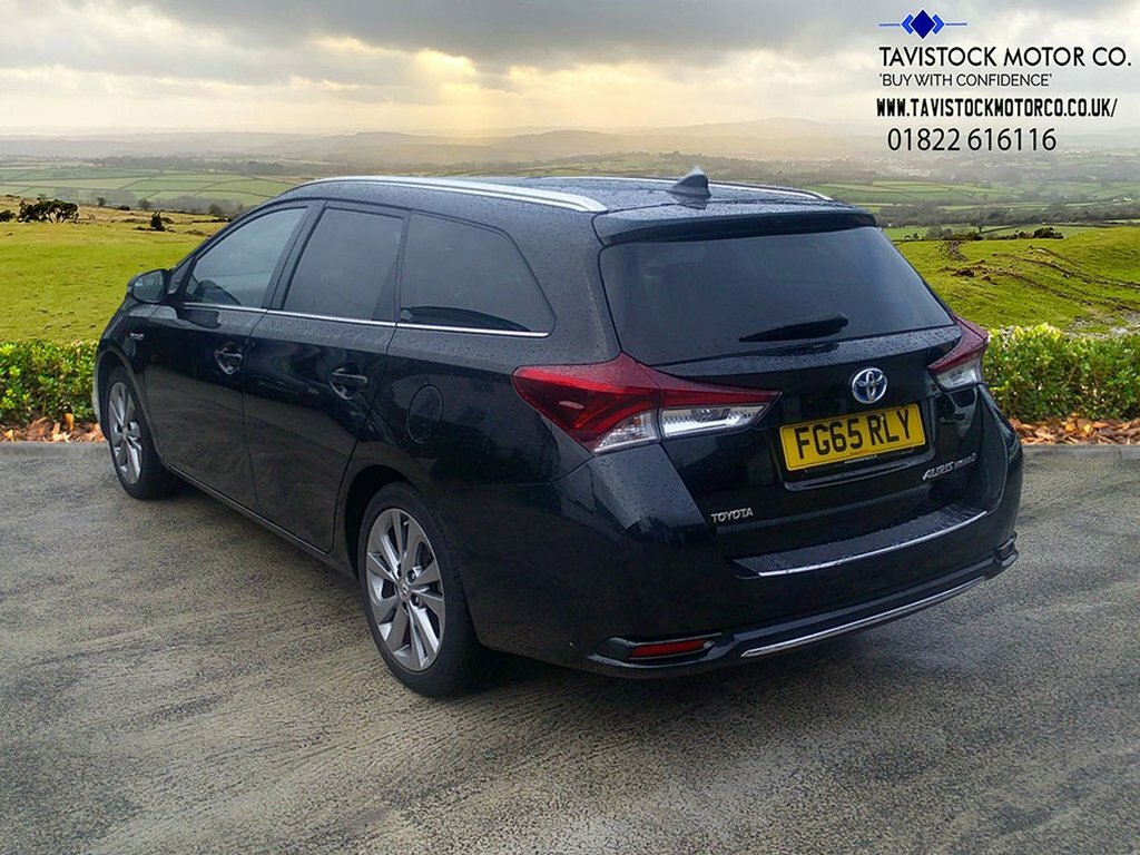 Toyota Auris 1.8L Excel Black #6