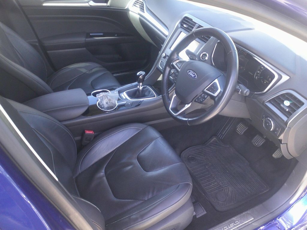 Ford Mondeo 2L Titanium Blue #5