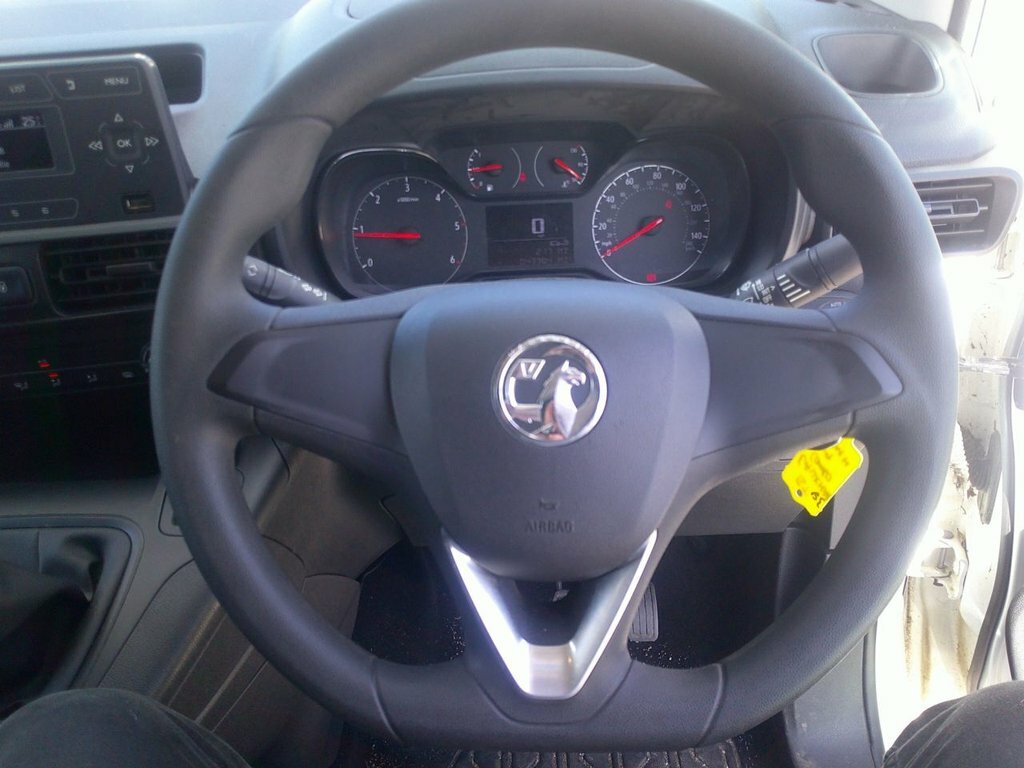 Vauxhall Combo 1.6L Edition White #2