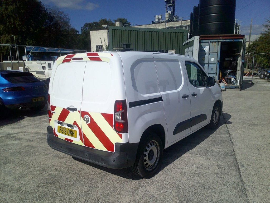 Vauxhall Combo Turbo D Blueinjection Energy XL Mpv Red #12