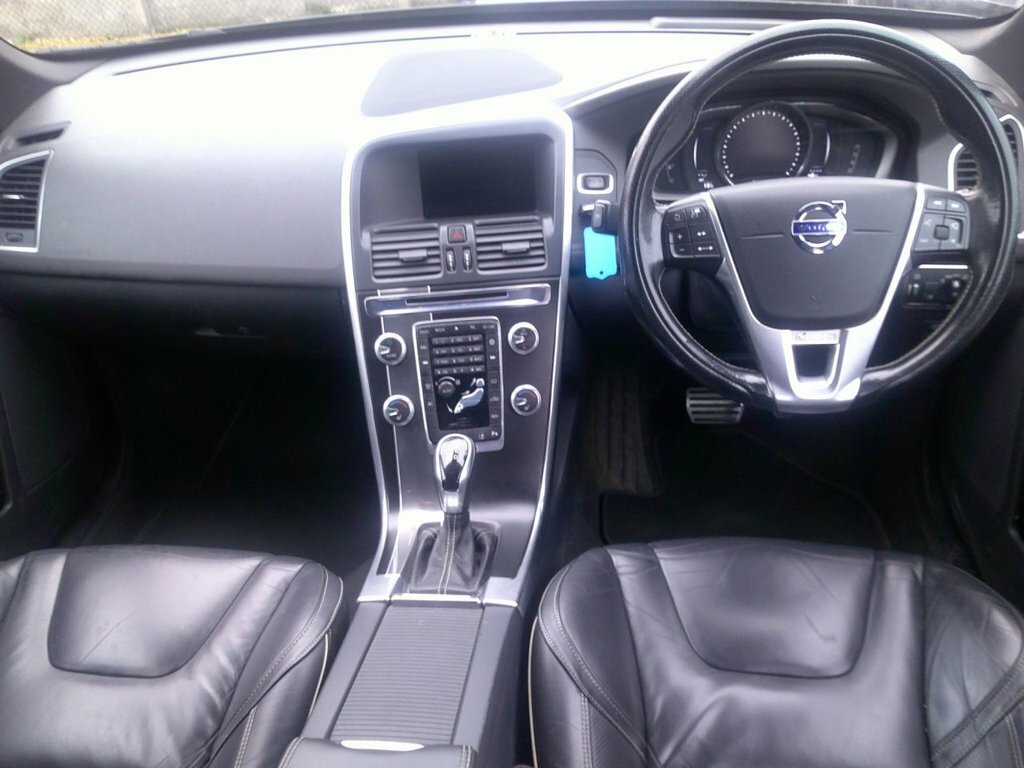 Volvo XC60 2L R-design Lux Nav Black #2
