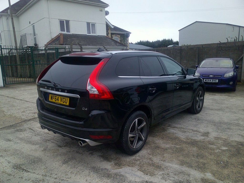 Volvo XC60 2.4L R-design Nav White #17