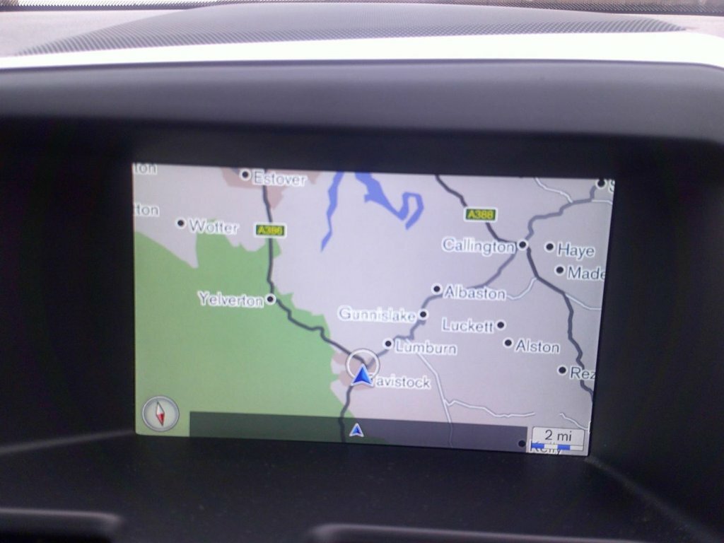 Volvo XC60 2.4L R-design Nav White #23