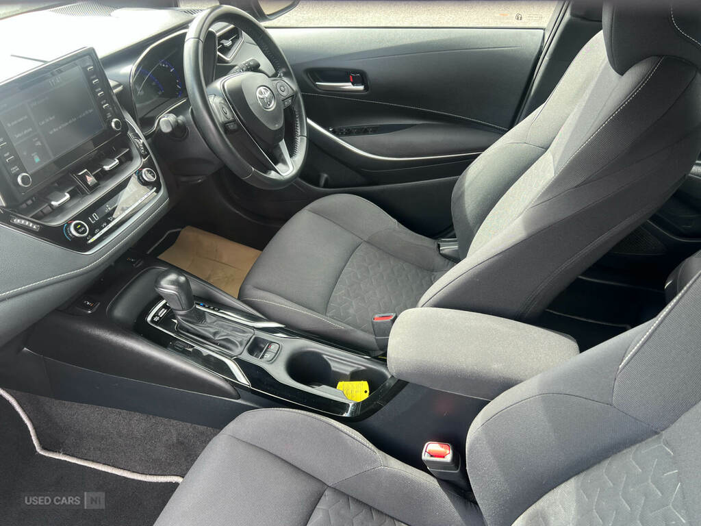 Toyota Corolla 1.8 Vvt-i Hybrid Icon Cvt Black #3