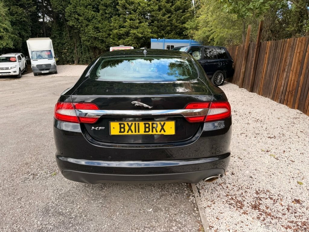 Jaguar XF 2.2L Premium Luxury Black #4