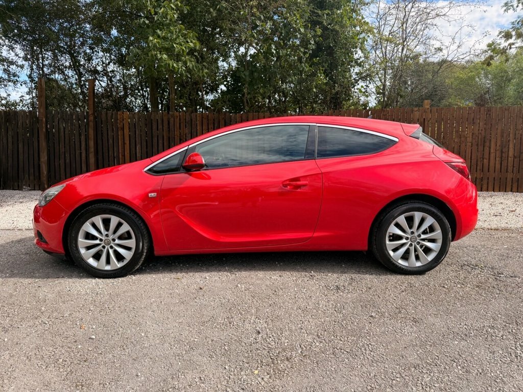 Vauxhall Astra GTC 1.7L Sri Red #2
