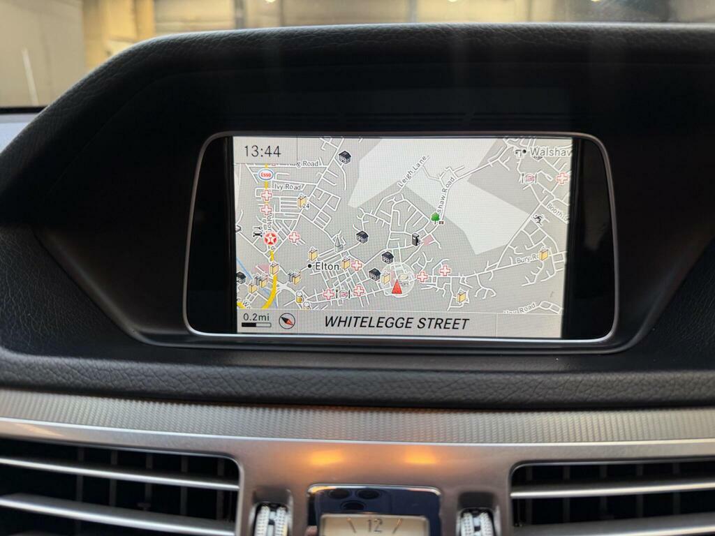 Mercedes-Benz E Class E300dh Bluetec Amg Sport U7335 White #31