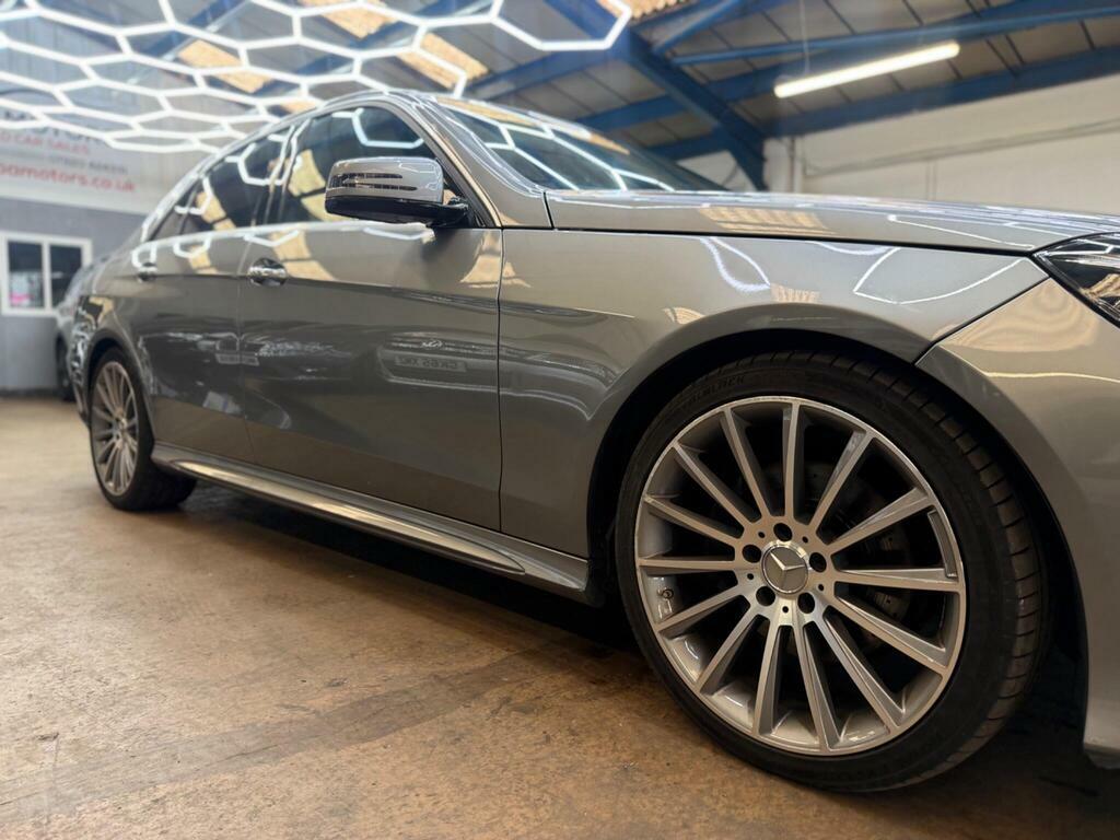 Mercedes-Benz E Class E300dh Bluetec Amg Sport U7335 White #46