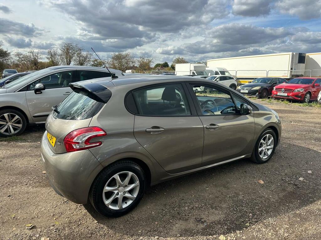 Peugeot 208 208 Access White #19