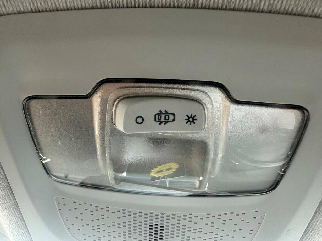 Peugeot 208 208 Access White #31