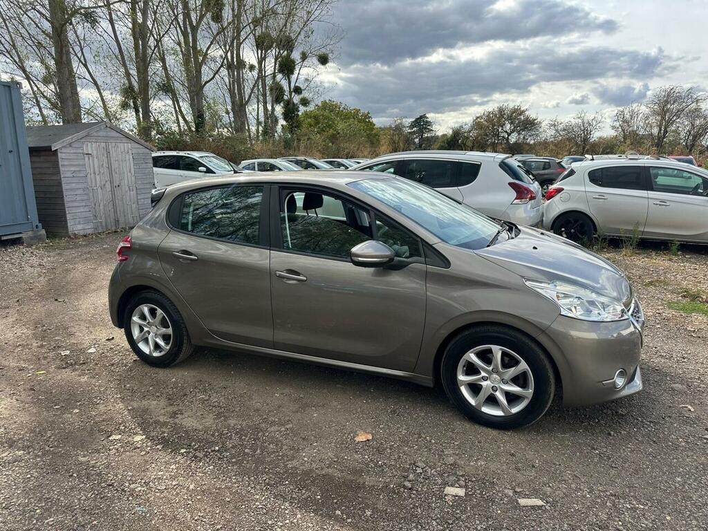 Peugeot 208 208 Access White #21