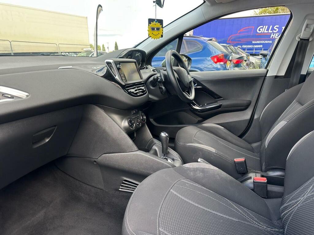 Peugeot 208 208 Access White #38