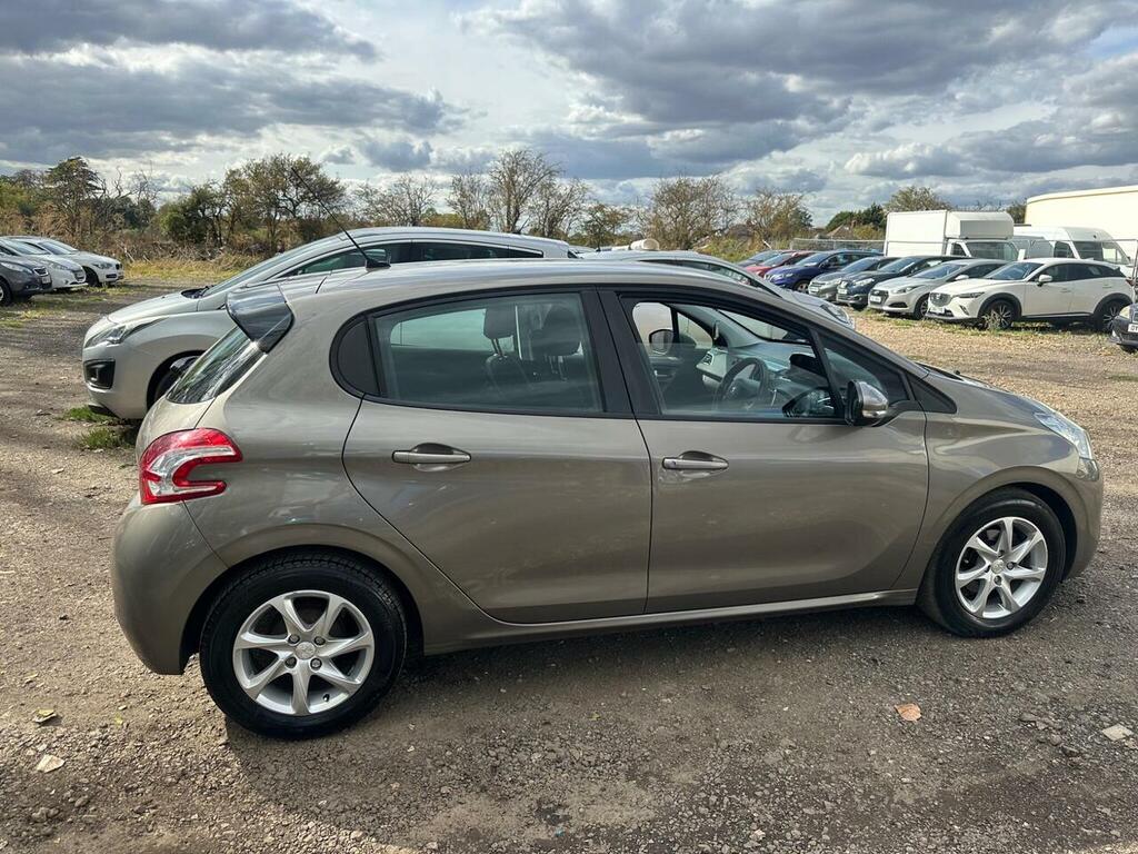 Peugeot 208 208 Access White #18