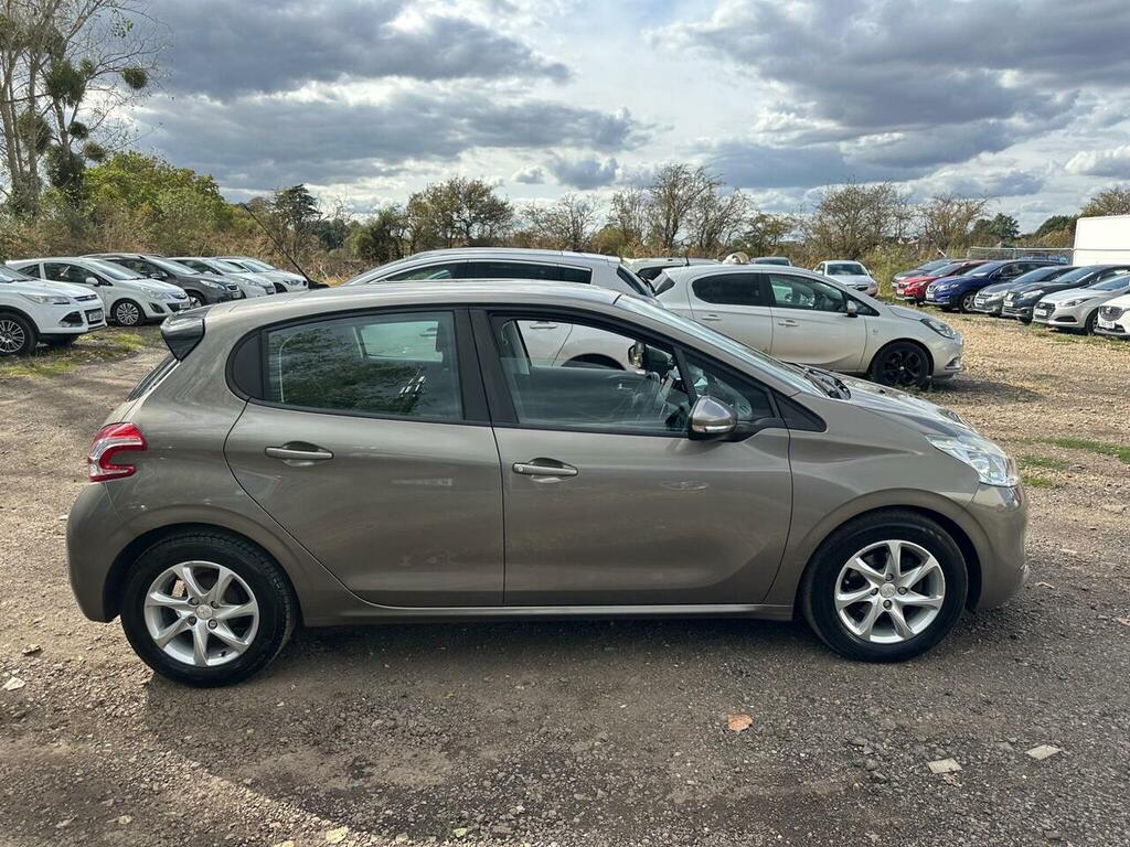 Peugeot 208 208 Access White #20