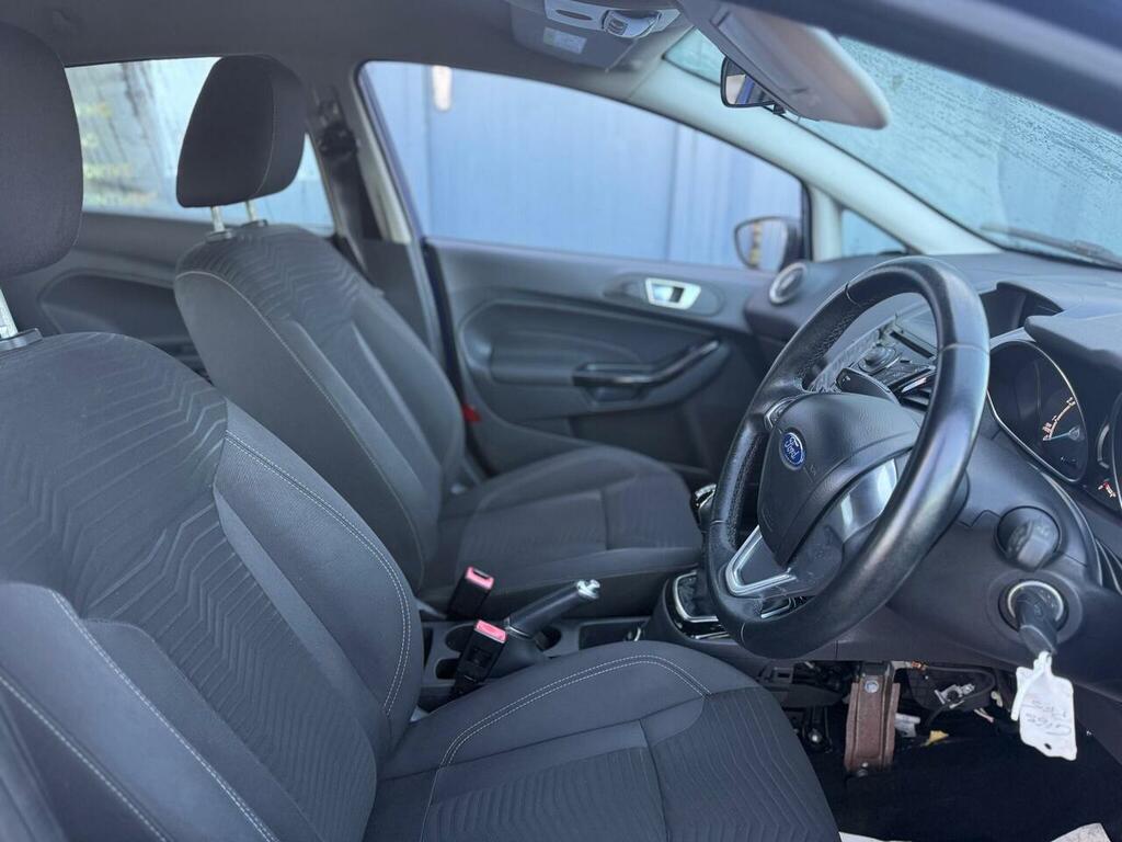 Ford Fiesta 1.25 Zetec White #23