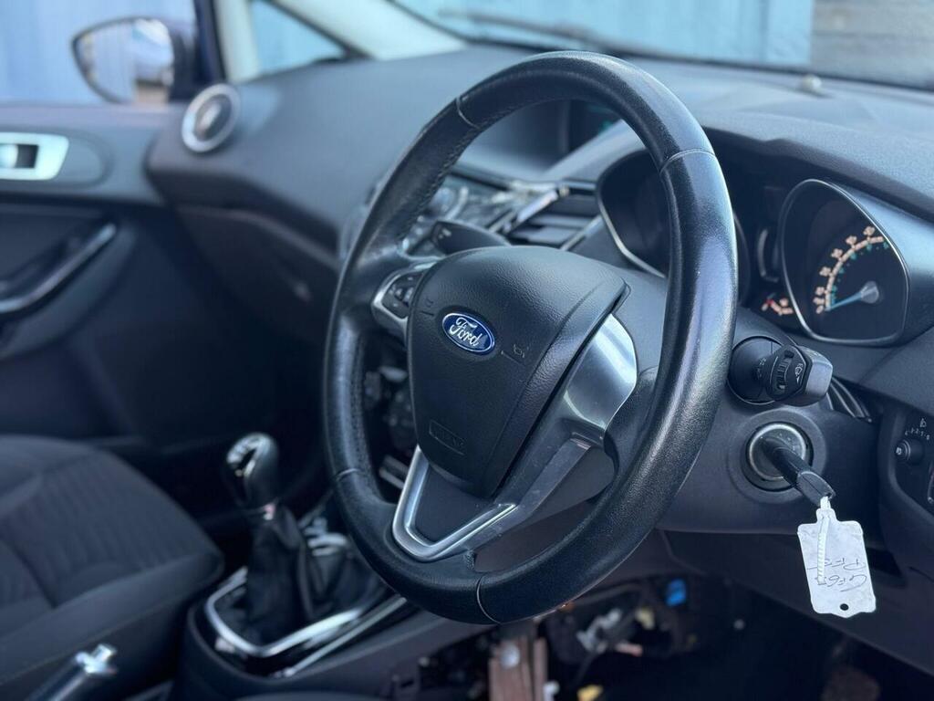 Ford Fiesta 1.25 Zetec White #19