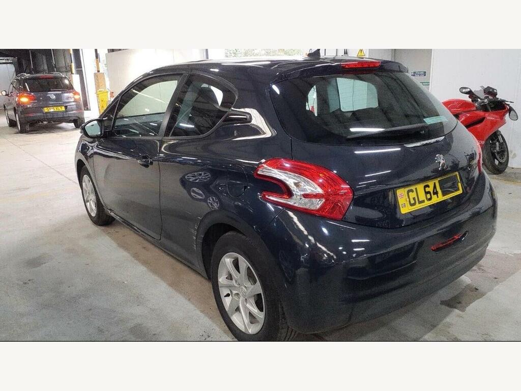 Peugeot 208 1.2 Vti Access Red #8
