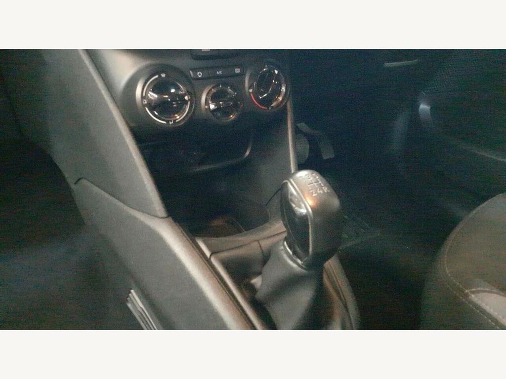 Peugeot 208 1.2 Vti Access Red #10