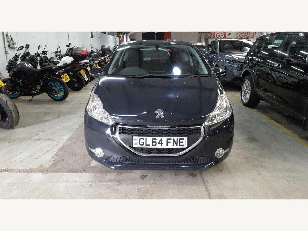 Peugeot 208 1.2 Vti Access Red #3