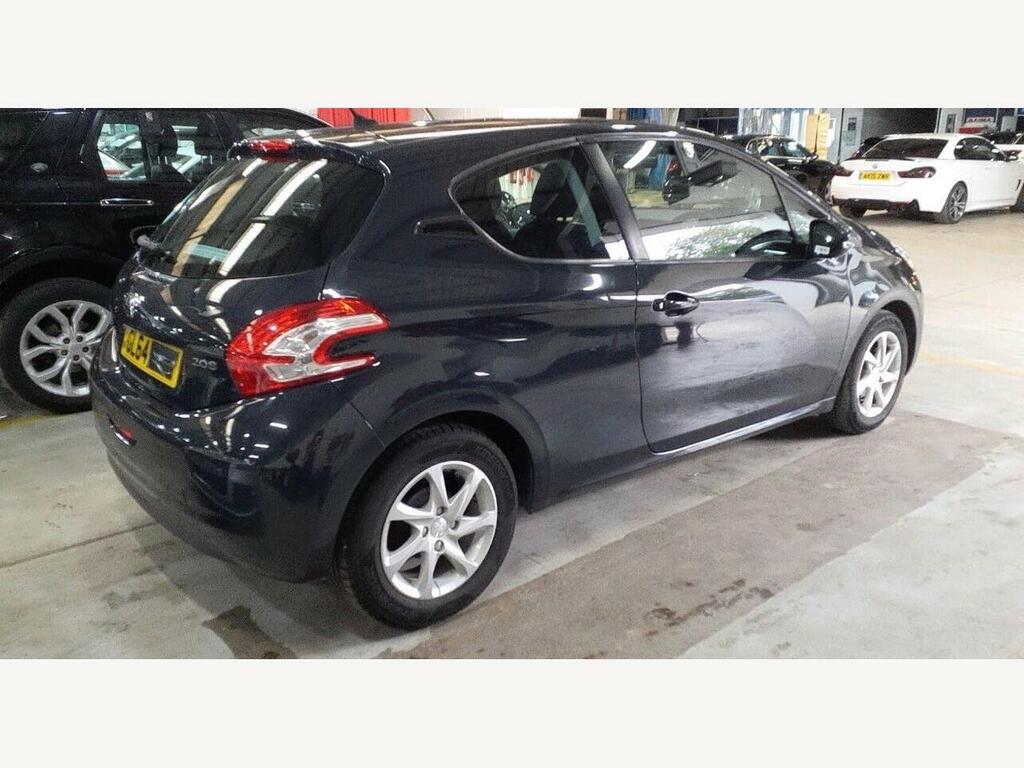 Peugeot 208 1.2 Vti Access Red #7