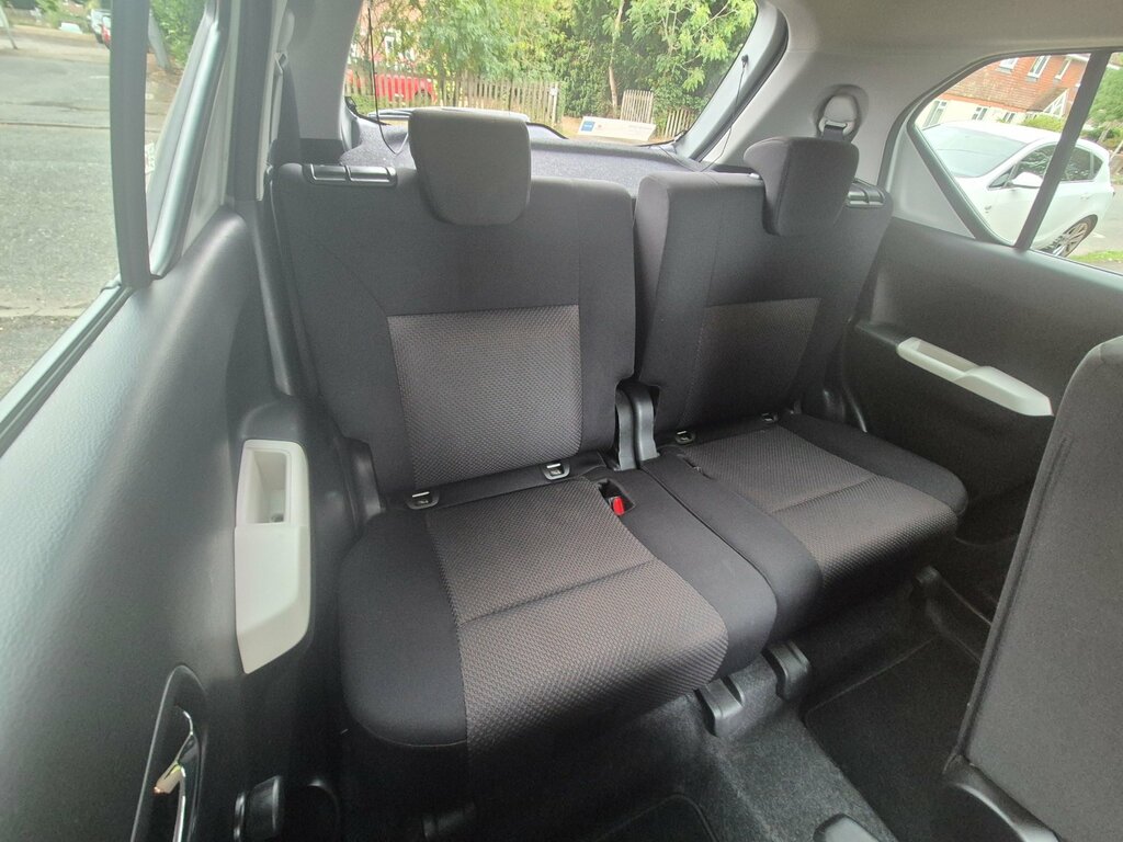 Suzuki Ignis Sz-t Dualjet White #19