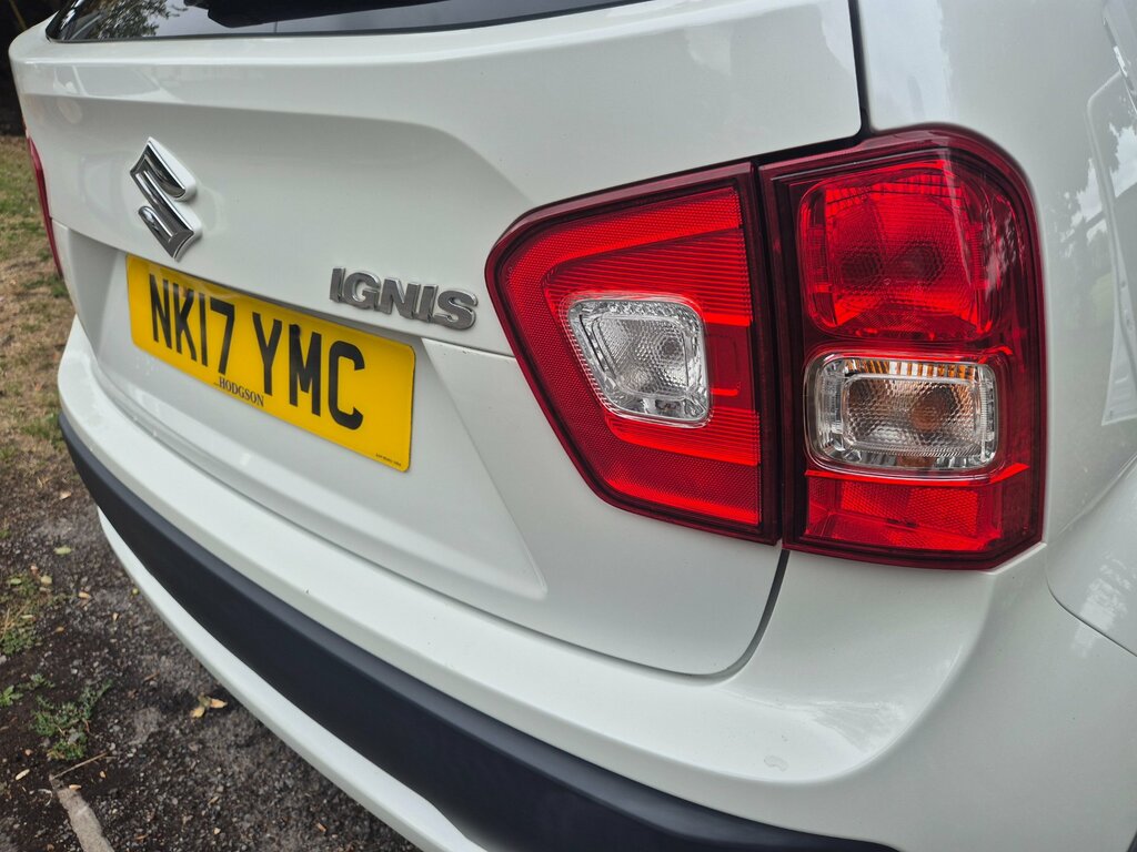 Suzuki Ignis Sz-t Dualjet White #20