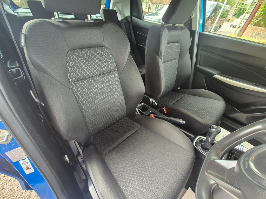 Suzuki Swift 1.2 Dualjet Attitude Euro 6 Ss Silver #18