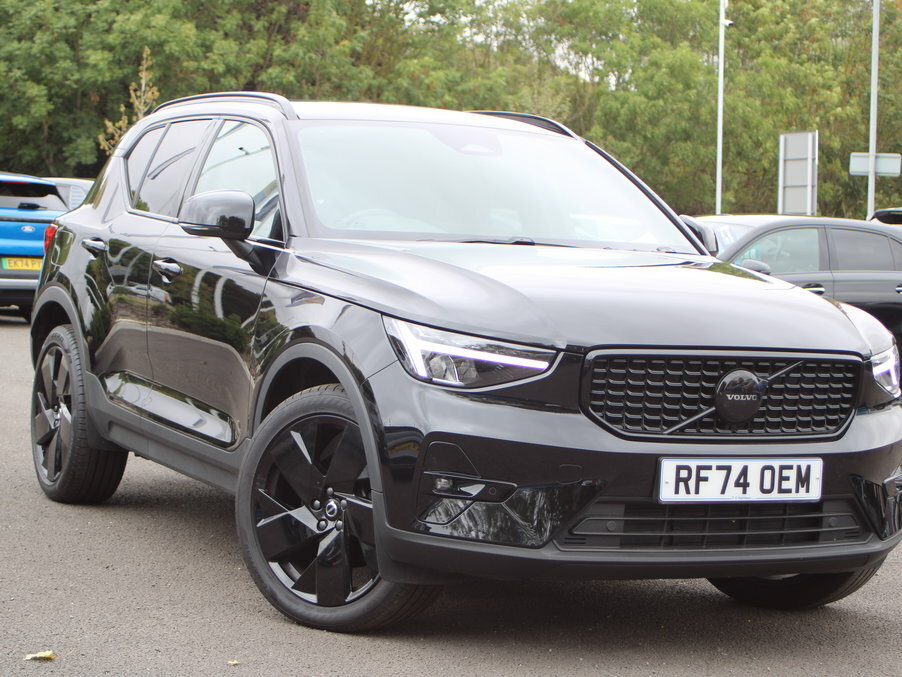 Volvo XC40 2.0 B4p Plus Black Edition RF74OEM Black