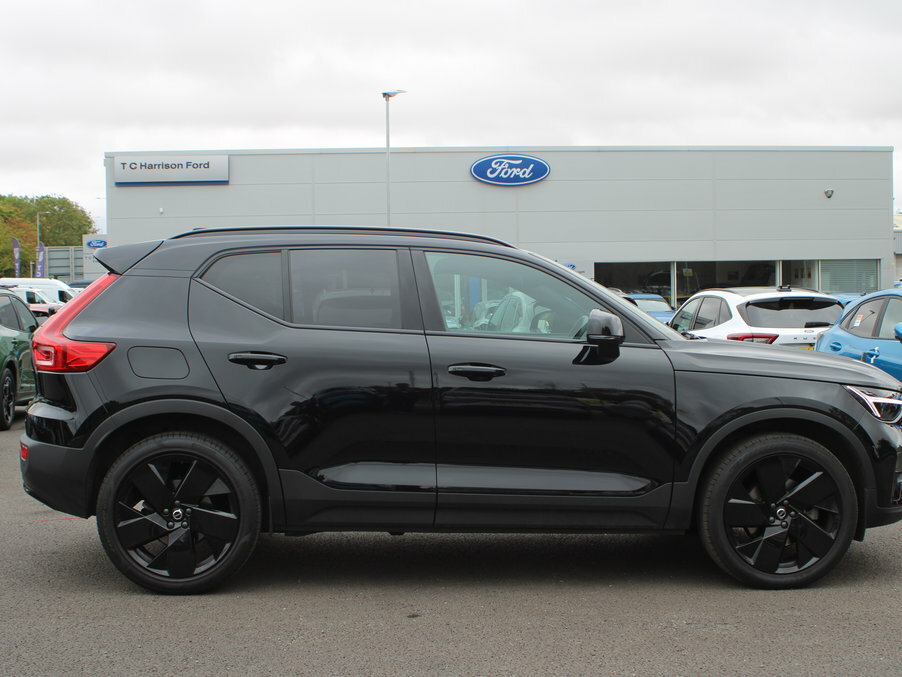 Volvo XC40 2.0 B4p Plus Black Edition RF74OEM Black #4