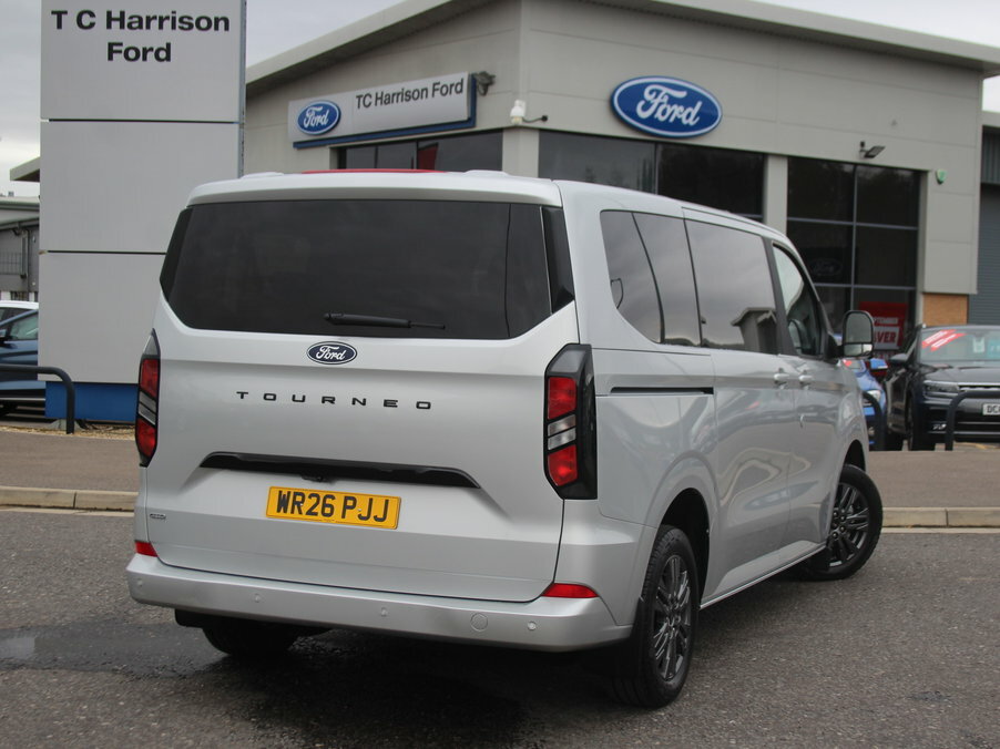 Ford Tourneo Custom 2.5 Phev 232Ps H1 Titanium 8 Seater Silver #4
