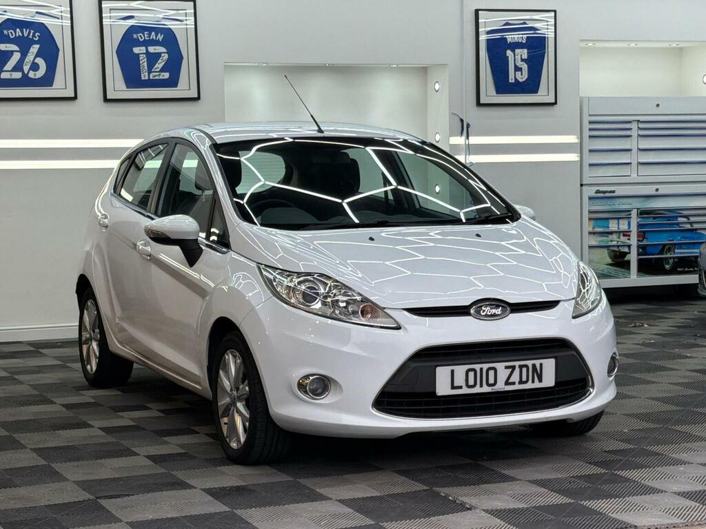 Ford Fiesta Hatchback 1.25 Zetec 201010 White