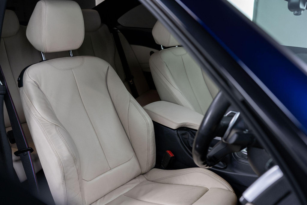 BMW 4 Series 2L Se Blue #26