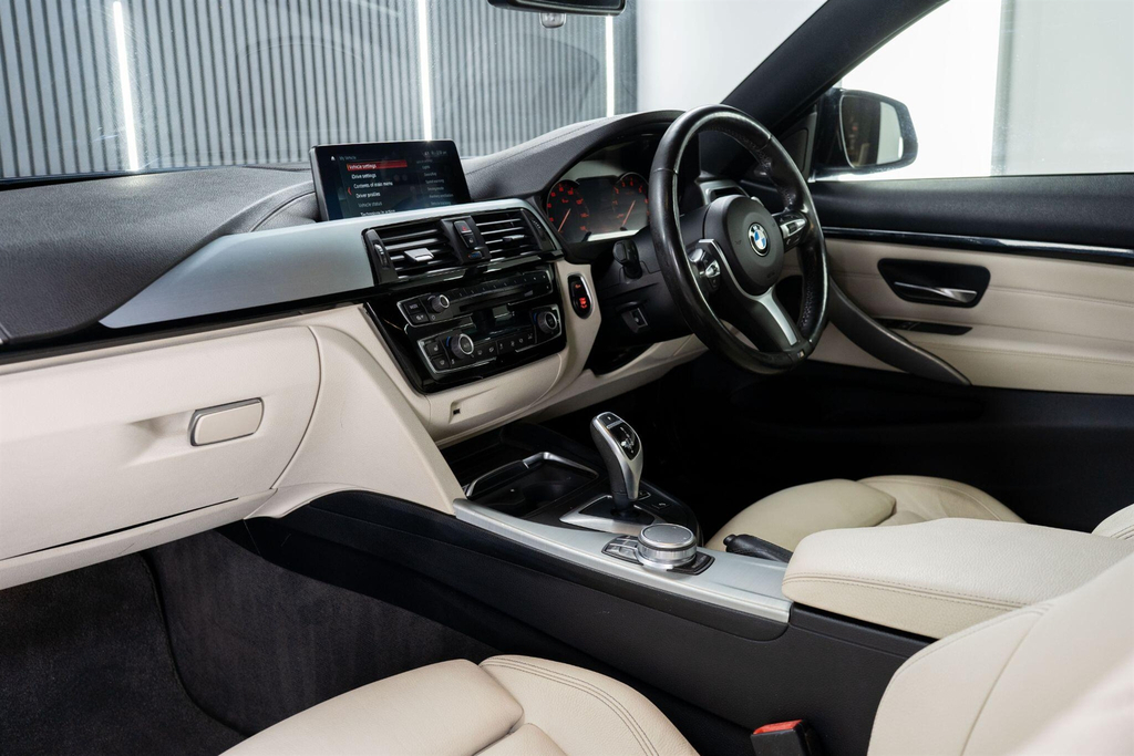 BMW 4 Series 2L Se Blue #25