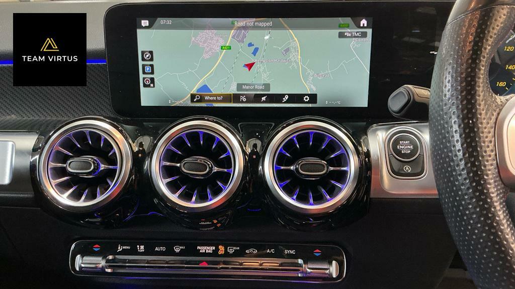 Mercedes-Benz GLB Class Suv White #10