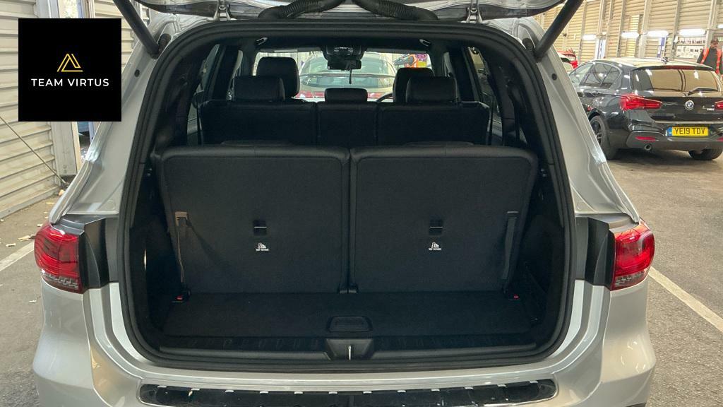 Mercedes-Benz GLB Class Suv White #8