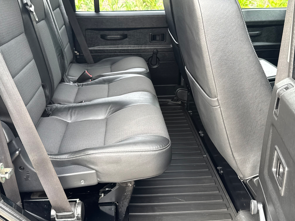Land Rover Defender 110 110 #8