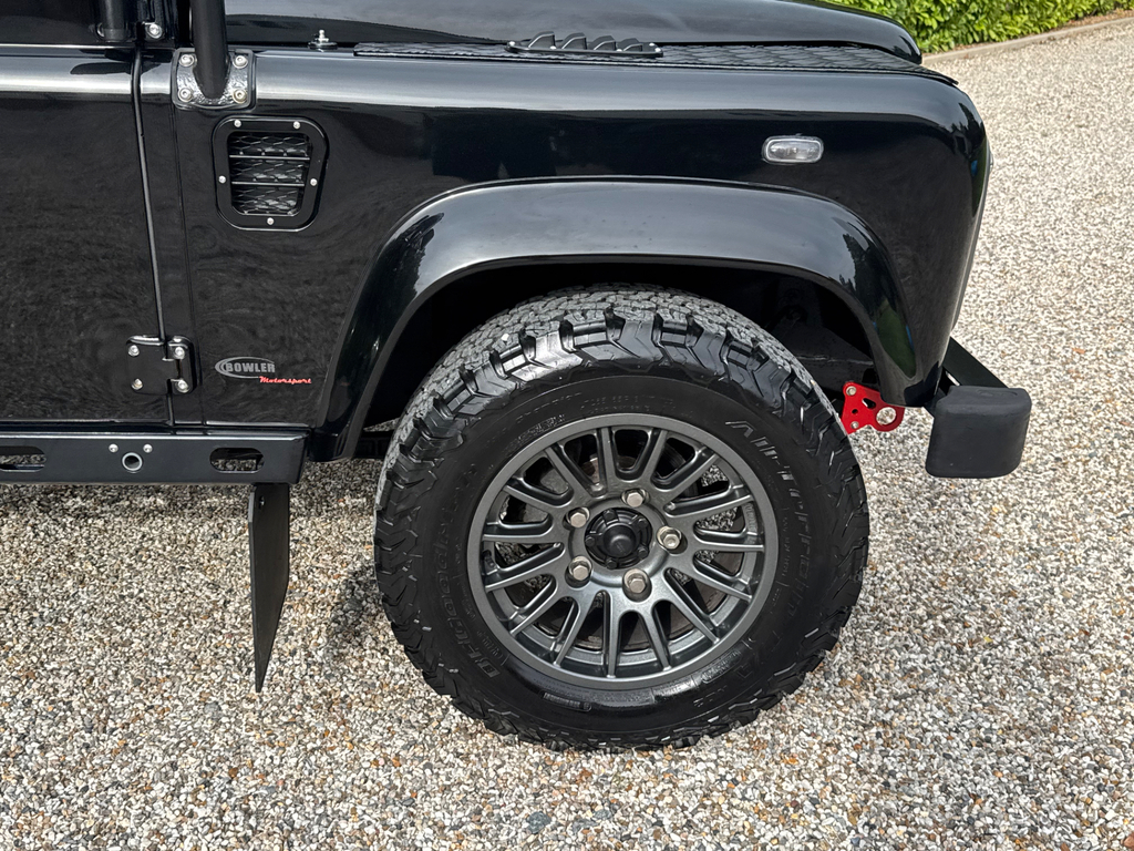 Land Rover Defender 110 110 #24