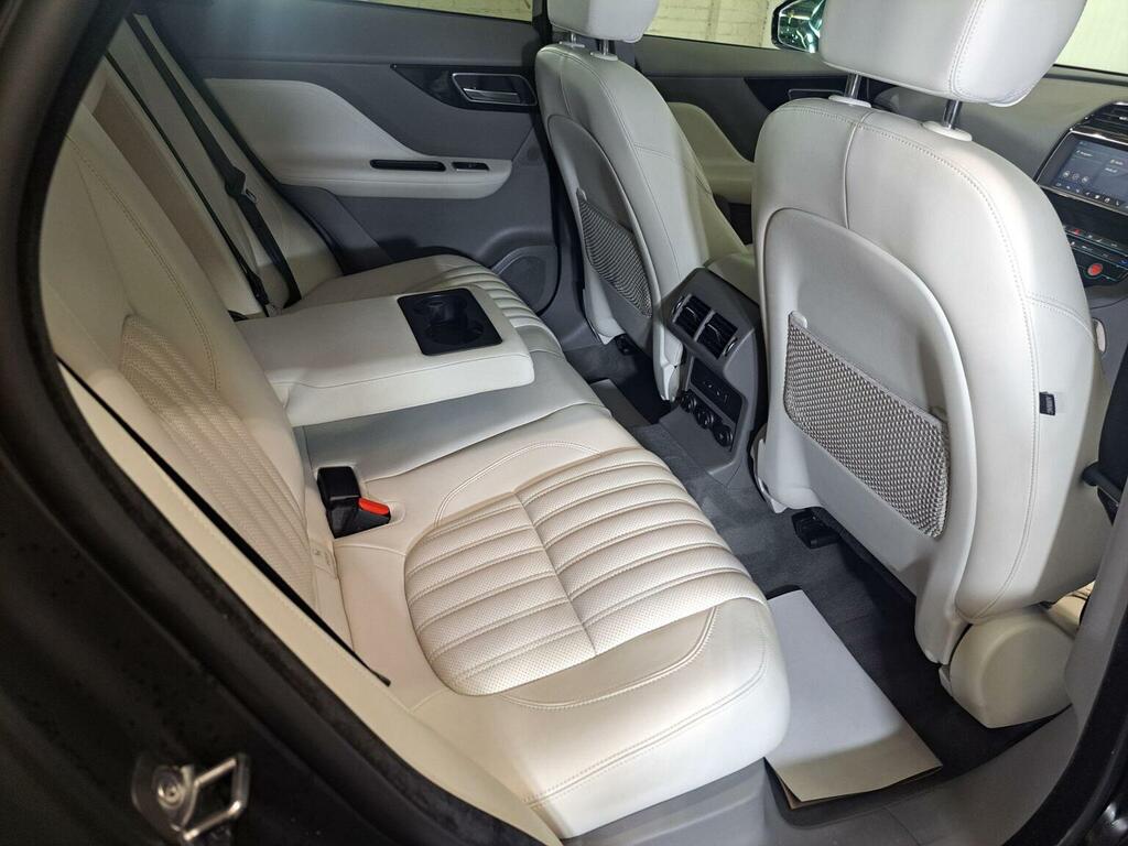 Jaguar F-Pace 2.0 R-sport Awd 238 Bhp Grey #28