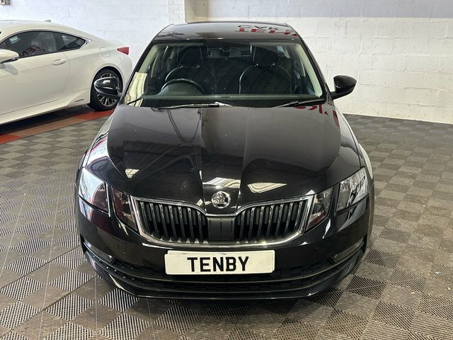 Skoda Octavia Automatic Black #3